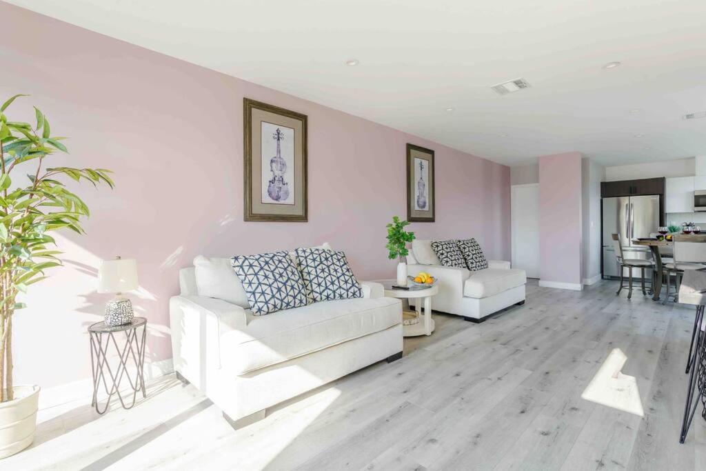 Stunning Hollywood Townhouse With Sunny Views Villa Los Angeles Bagian luar foto