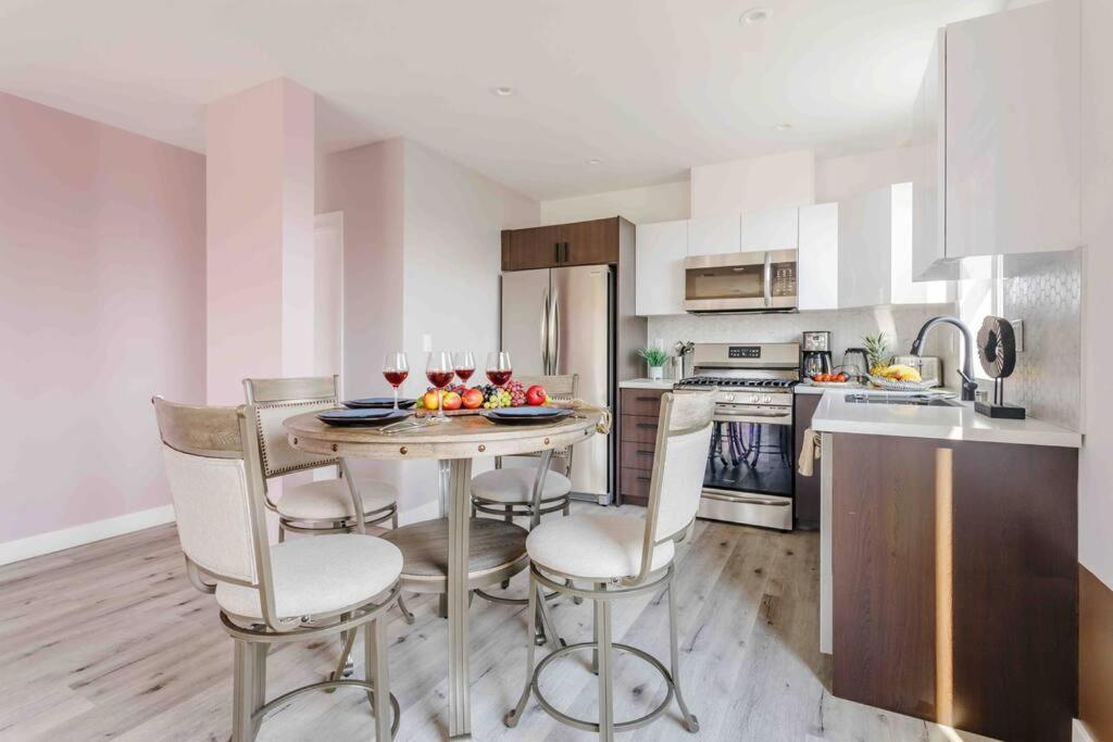 Stunning Hollywood Townhouse With Sunny Views Villa Los Angeles Bagian luar foto
